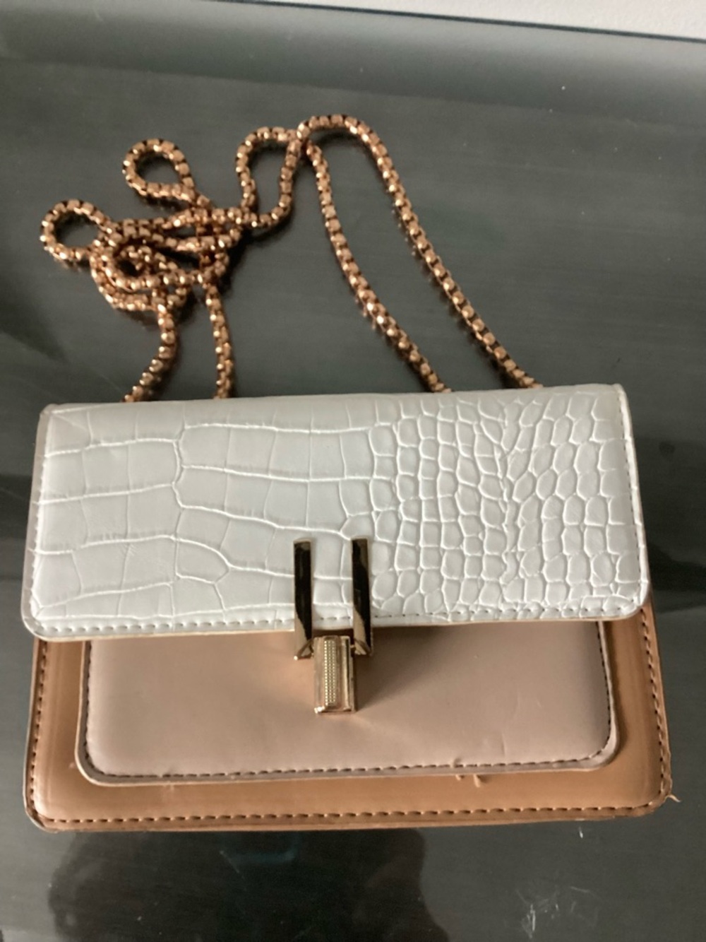 Women’s Two-Tone Croc-Textured Chain Crossbody Bag - White & Tan